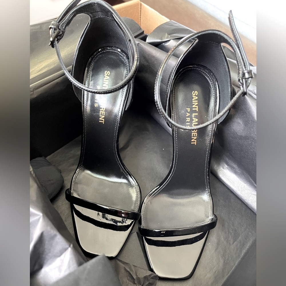 OPYUM SANDALS IN PATENT LEATHER